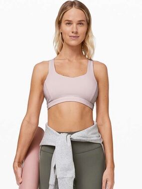 Lululemon Free To Be Serene Bra SIZE 4